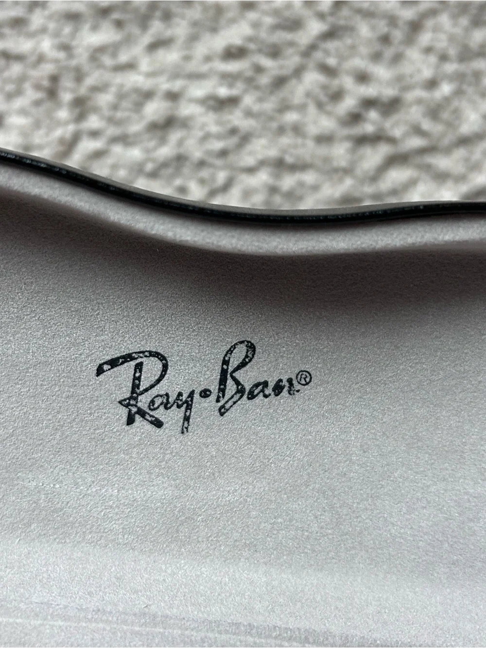 Ray-Ban Faux Leather Embossed Logo Hard Shell Clamshell Glass Case Black OS